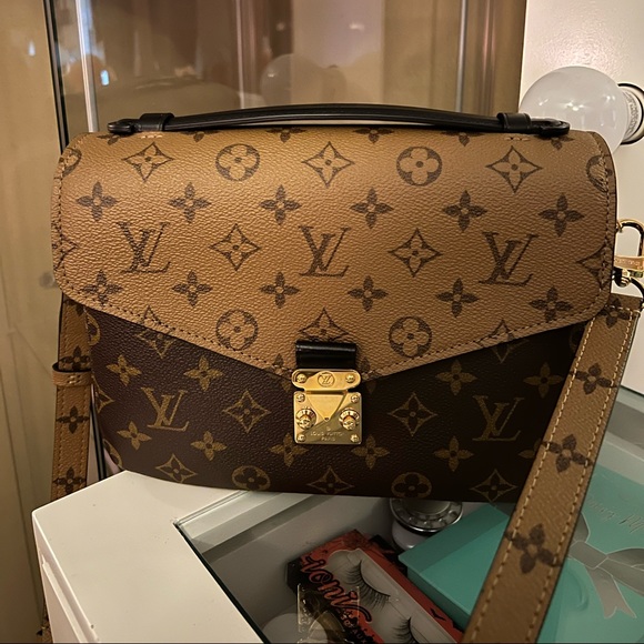 Selling Pochette Métis Monogram Reverse - Picture 2 of 7